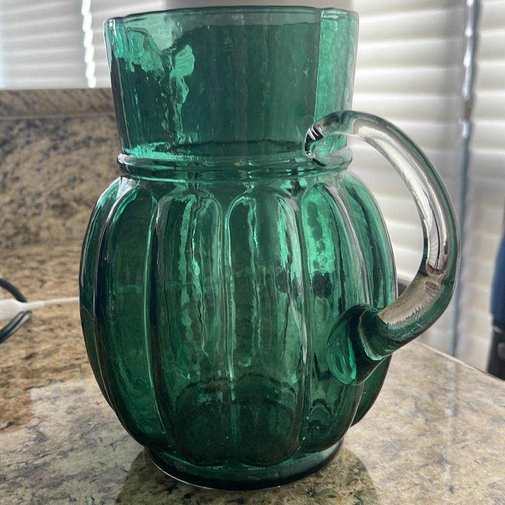 Vintage emerald  green colored glass picture NWOT
